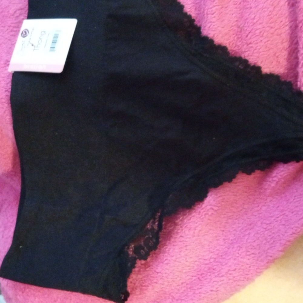 Secret Treasures Wideband Thong